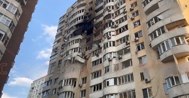 Вынесло стену на 11 этаже: какие последствия удара РФ по Соломенскому району Киева (видео)