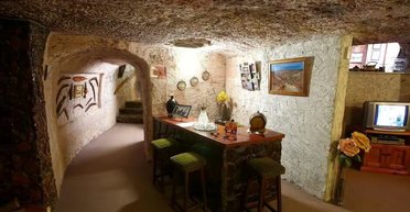 Птицы падают в обморок в воздухе: жители Кубер-Педи придумали, как избегать жары +52 (фото)