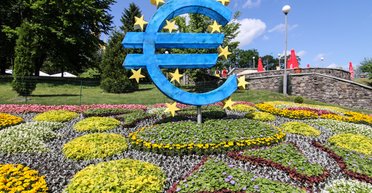 Отмыть и починить. С чем столкнулась Украина, выйдя из сферы влияния России