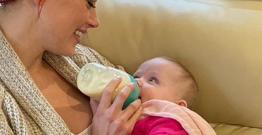 Ембер Герд показала кадр з донькою зі зйомок "Аквамена-2" (фото)