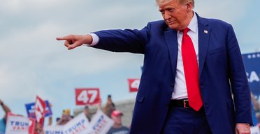 Тысяча долларов и билет: США заплатит мигрантам, которые будут депортироваться самостоятельно (видео)