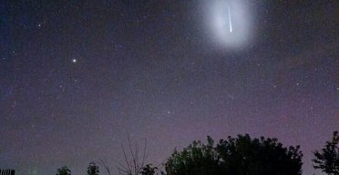 Українці помітили в небі "таємничі об'єкти": експерти розповіли, що це (фото, відео)