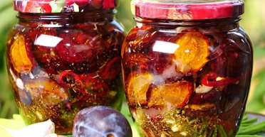 Ідеально до м'яса та сиру: рецепт в'ялених слив (відео)