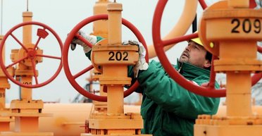 Залишимося на газовому гачку: Україна може продовжити транзит газу РФ до ЄС, — ЗМІ