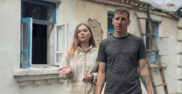 Пара после городской жизни купила дом и землю в селе: теперь люди над ними смеются (фото)