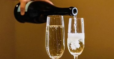 Коньяк та шампанське в Україні більше не вироблятимуть: експерти назвали причини