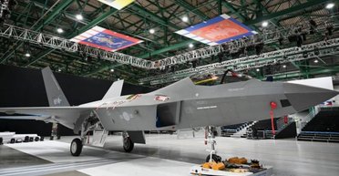 Південна Корея починає серійне виробництво KF-21: скільки літаків буде створено (відео)