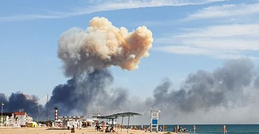 Взрывы в Новофедоровке. Признаков ракетной атаки нет. Тогда что это было?