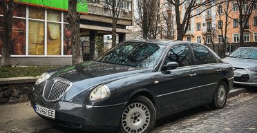 В Украине заметили редкого итальянского конкурента Mercedes E-Class (фото)