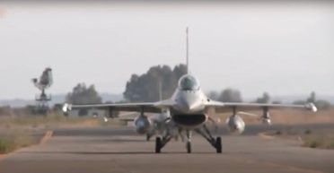 Коридор для "Лютого": истребители F-16 присоединяются к атакам на военные объекты РФ (видео)