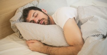 Топ 8 напитков, которые помогут быстро уснуть и лучше выспаться