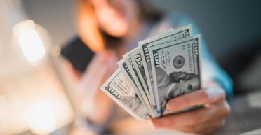 Женщина ежемесячно отдавала мужу 700 долларов на аренду жилья, однако правда ее шокировала