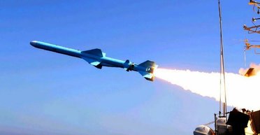 Невдалі навчання: іранські військові вдарили ракетами по власній нафтобазі, — ЗМІ (відео)