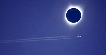 Найдовше сонячне затемнення в історії побачили з надзвукового літака: як це було