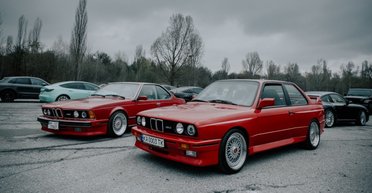 Баварські зірки: у Києві зібралися рідкісні колекційні BMW (фото)