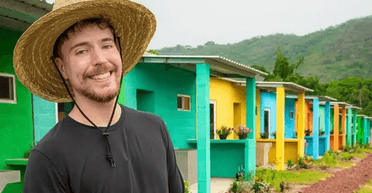 "Ми допомагаємо людям": блогер побудував 100 будинків і роздав їх сім'ям, які цього потребують (відео)