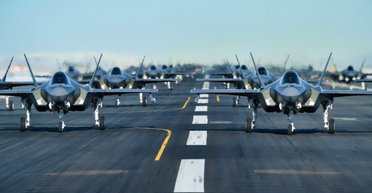 "Прогулянка слонів за $2 млн на годину": 52 винищувачі F-35 одночасно піднялися у повітря (відео)
