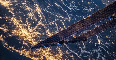 "Это кошмар": 4000 зеркал, летающих вокруг Земли, добудут солнечную энергию даже ночью