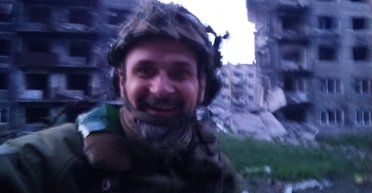 "Тримаємо Часік": режисер Олег Сенцов опублікував фото з фронту