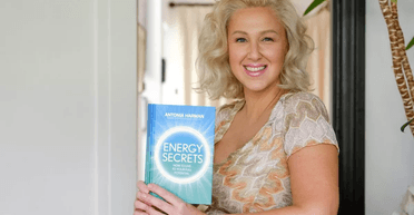 Виглядає на 10 років молодшою: "чарівниця" стверджує, що може повернути старіння назад