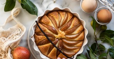 Вкуснейший десерт на праздники и просто так: как приготовить торт с грушей и шоколадом