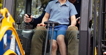 Принц Луї дивовижно схожий на принца Вільяма на архівному дитячому знімку (фото)