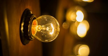 На 3 часа больше света: что нужно знать о новых графиках отключений