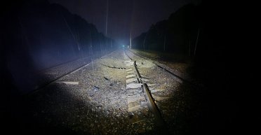 ЗС РФ вдарили 12 "шахедами" по залізничному ешелону: частина Ніжина без світла, рух потягів обмежено