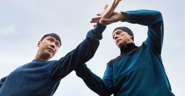 Мужчина узнал, что его сыновья не являются его биологическими детьми после драки с одним из них