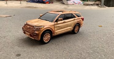 Кросовер Ford Explorer відтворили з дерева в найдрібніших деталях (відео)