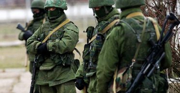 "Є історичною аномалією": в Естонії відреагували на появу "зелених чоловічків" на кордоні