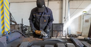 Работники в тени. Почему в стране дефицит кадров и какие зарплаты предлагают украинцам сегодня