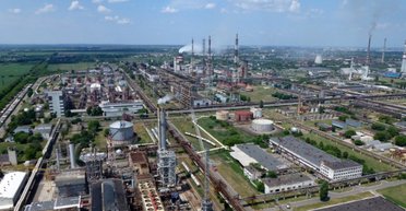 В ногу с Кремлем. Зачем Фирташ остановил свои химзаводы