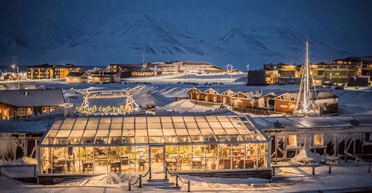 Заборона на смерть: блогер розповів про дивні закони найпівнічнішого міста у світі