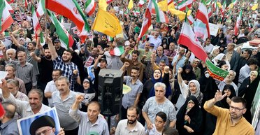 Іран оголосив про перемогу над Ізраїлем: у Тегерані святкують (відео)