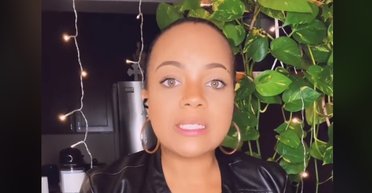 Американка вийшла заміж сама за себе і пояснила, чому зробила це