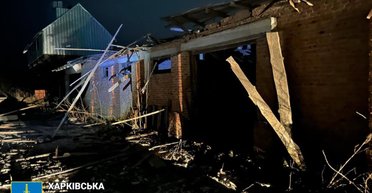 Пять БПЛА попали по агропредприятию на Харьковщине: под завалами находятся телята (фото)