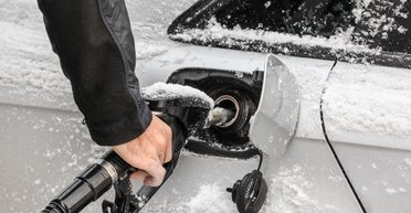 Венгрия приостановила поставку дизтоплива в Украину: в чем причина