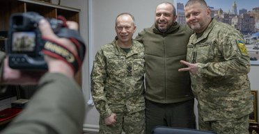 Вместо Залужного — Сырский: в сети распространили фейковое обращение Зеленского (видео)