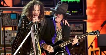 Знаменитий рок-гурт Aerosmith достроково завершив прощальний тур: що сталося