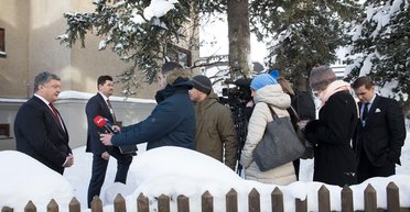 Кушайте сами. Как читать политические жесты