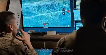 Скинули з дрона електробайк: бійці НГУ врятували побратима, який 4 дні сам тримав позицію (відео)