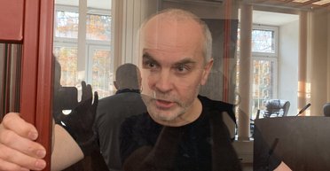 Плохо себя чувствовал: Шуфричу во время судебного заседания вызвали скорую (видео)