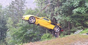 ДТП на $1,5 миллиона: культовый суперкар Porsche 2000-х разбили в аварии (фото)