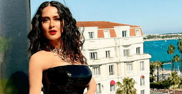 Традиційно в Yves Saint Laurent: Сальма Хаєк на Каннському кінофестивалі-2024 (фото)