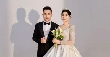 Чоловік одружився з жінкою, яку переїхав на авто два роки тому (фото)