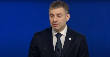 Как 18-летним юношам за рубежом получить паспорт Украины: омбудсмен объяснил