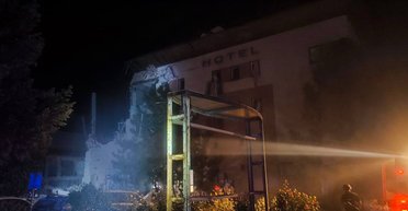 Ракетный удар по Кривому Рогу: россияне попали в отель, есть жертвы (фото, видео)