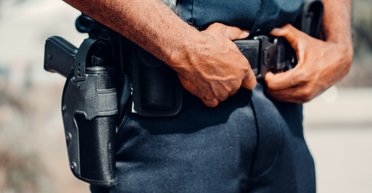 Имел ли право стрелять полицейский? Почему нужно прекратить бессмысленный хейт всех участников инцидента в Днепре