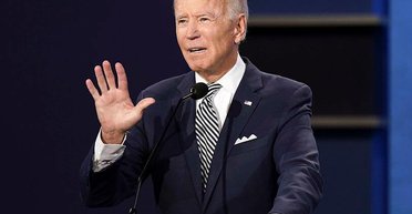 Удари по РФ далекобійною зброєю: США опрацьовують питання скасування обмежень для ЗСУ, — Байден